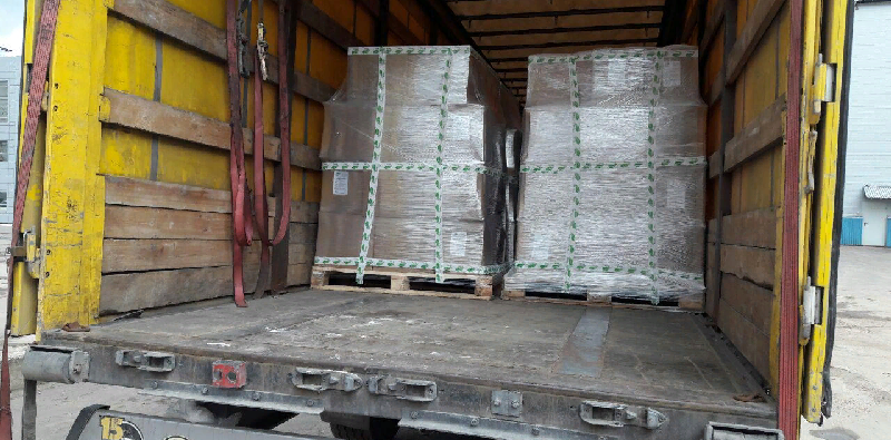 Укладка груза для перевозки на поддон